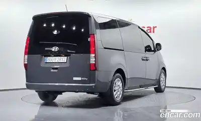 Hyundai Staria, 2025