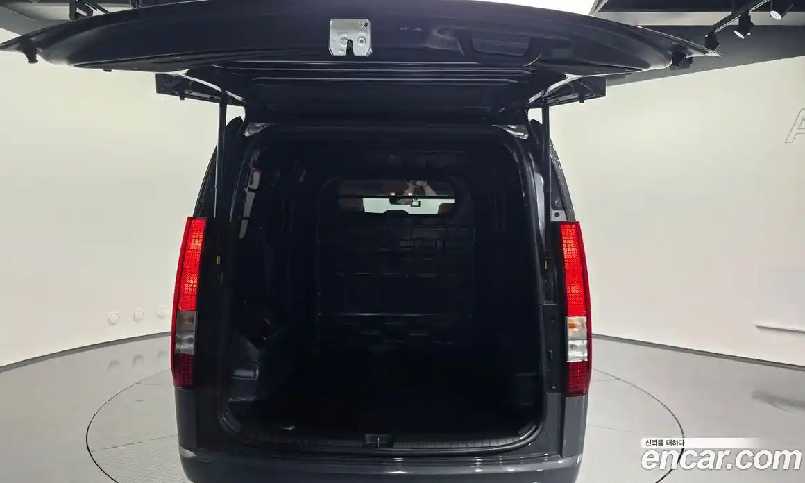 Hyundai Staria 2025 3.5 Автомат в Москве № 582372, фото 19