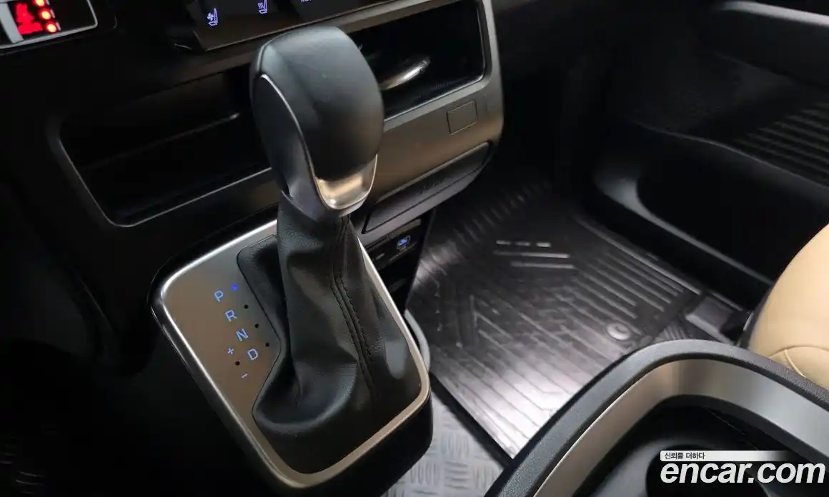 Hyundai Staria 2025 3.5 Автомат в Москве № 582372, фото 8