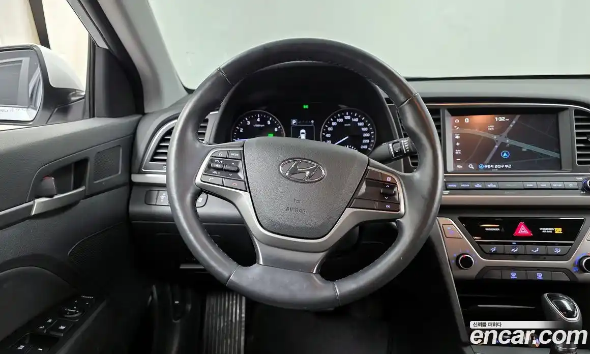 Hyundai Avante 2018 1.6 Автомат в Москве № 582825, фото 13