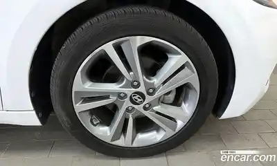 Hyundai Avante 2018 1.6 Автомат в Москве № 582825, миниатюра 5