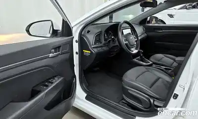 Hyundai Avante 2018 1.6 Автомат в Москве № 582825, миниатюра 10