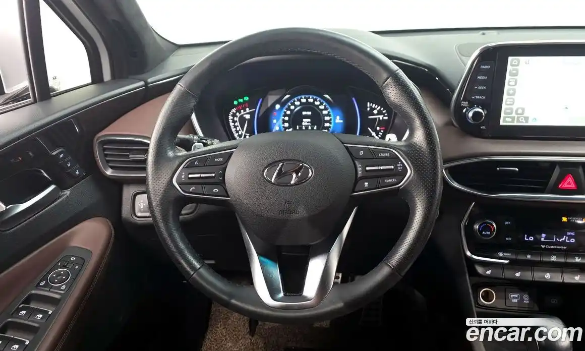 Hyundai Santa Fe 2020 2.0 Автомат в Москве № 582901, фото 13