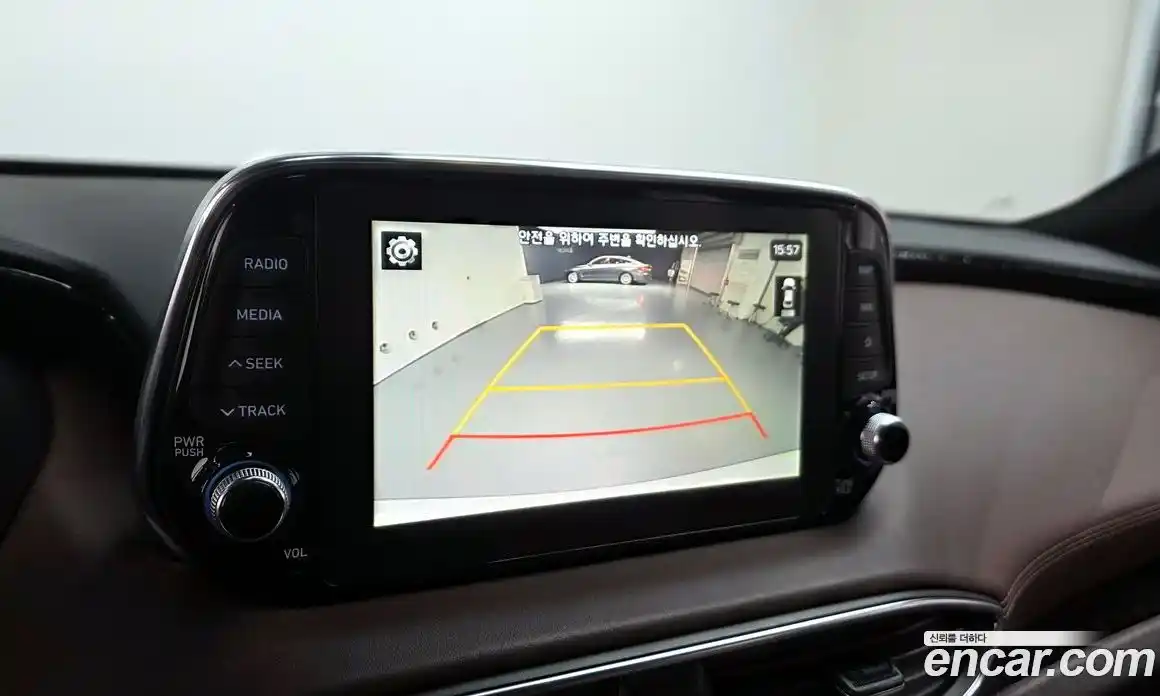 Hyundai Santa Fe 2020 2.0 Автомат в Москве № 582901, фото 15