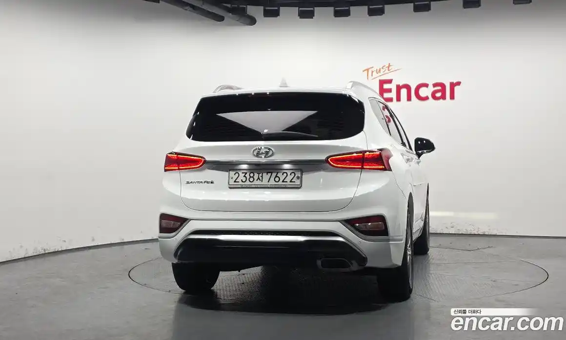 Hyundai Santa Fe 2020 2.0 Автомат в Москве № 582901, фото 4