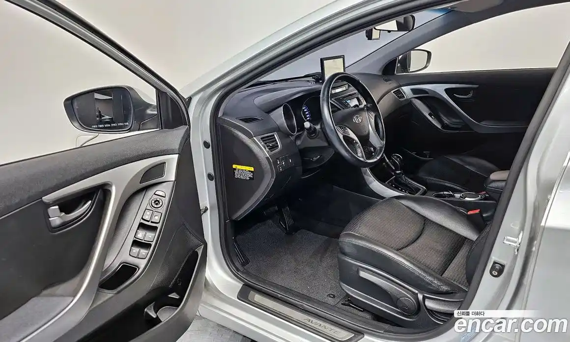 Hyundai Avante 2015 1.6 Автомат в Москве № 582946, фото 11