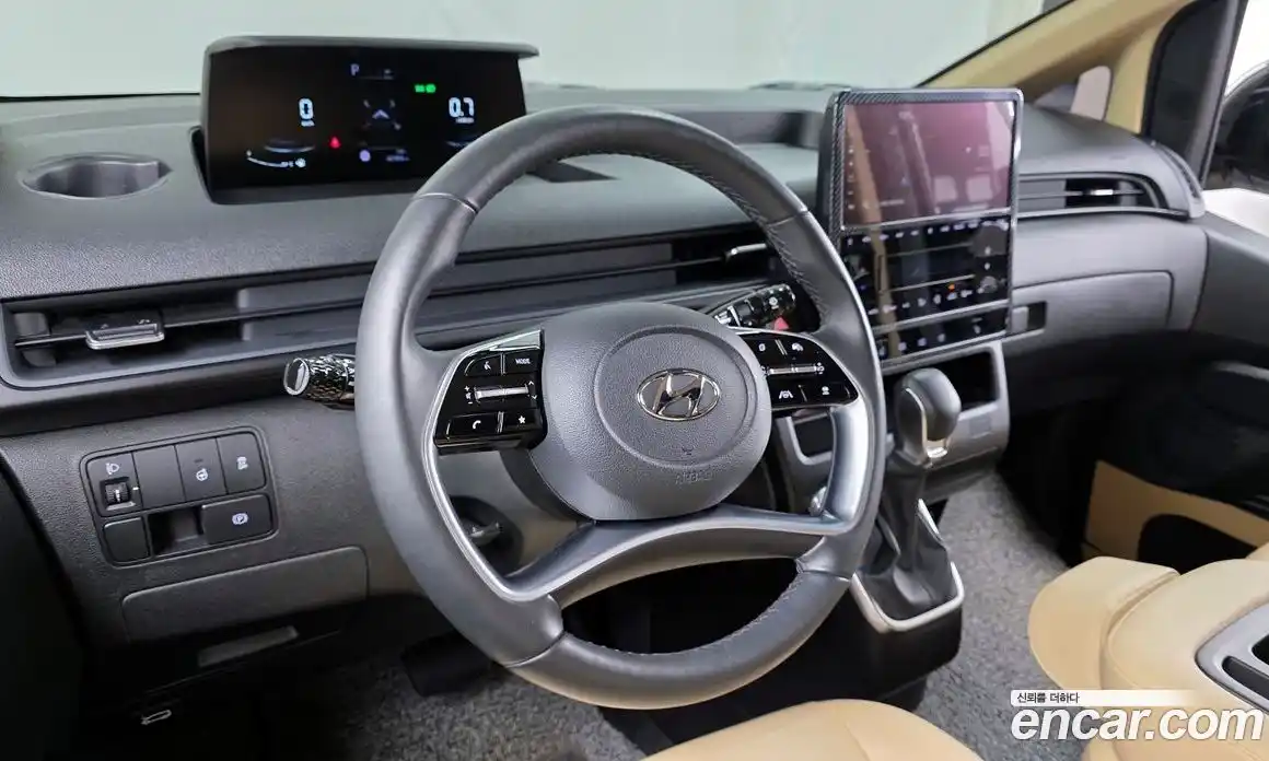 Hyundai Staria 2023 3.5 Автомат в Москве № 583528, фото 13