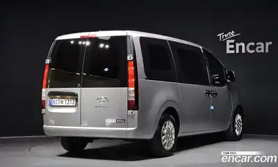 Hyundai Staria 2023 3.5 Автомат в Москве № 583528, миниатюра 2