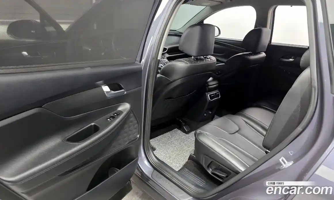 Hyundai Santa Fe 2023 2.2 Автомат в Москве № 583543, фото 11