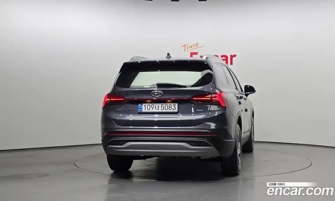 Hyundai Santa Fe 2023 2.2 Автомат в Москве № 583543, фото 4