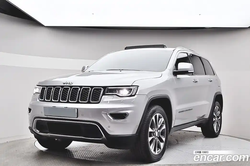 Jeep Cherokee 2018 3.6 Автомат в Москве № 584499, фото 1