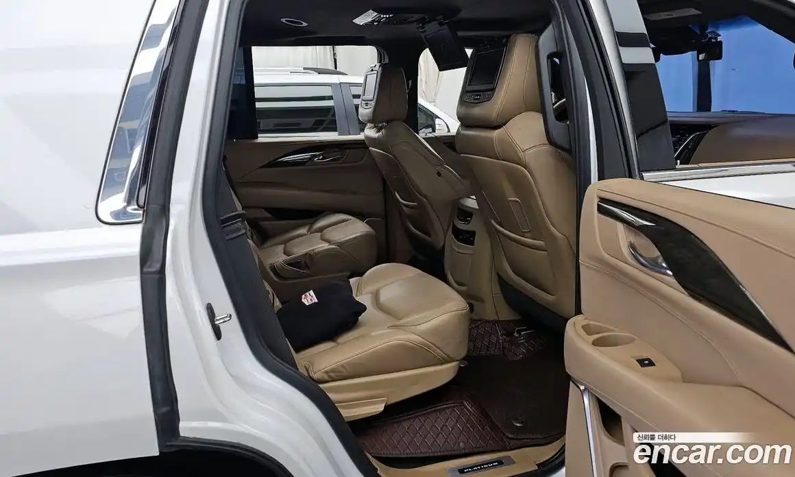 Cadillac Escalade 2019 6.2 Автомат в Москве № 585609, фото 12