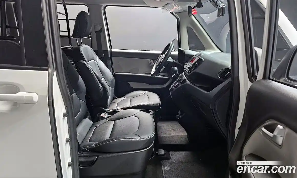 Kia Ray 2023 1.0 Автомат в Москве № 586061, фото 11