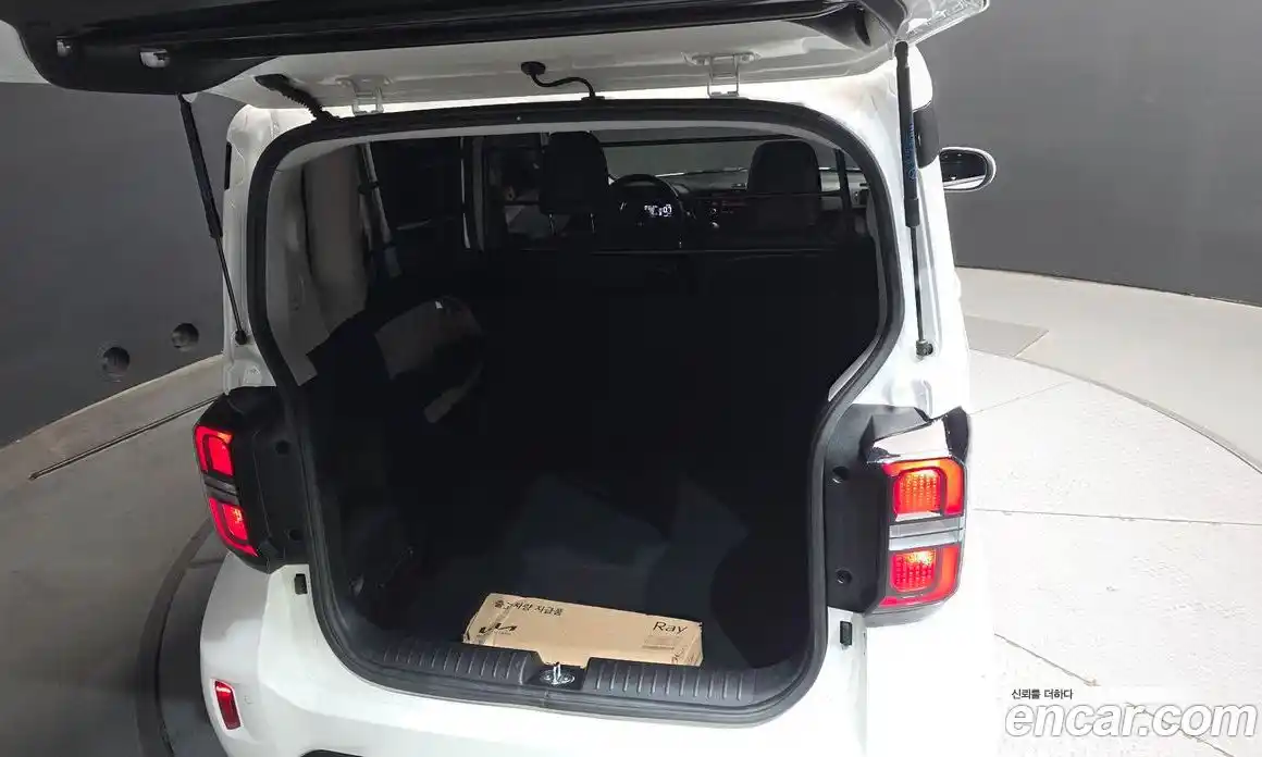 Kia Ray 2023 1.0 Автомат в Москве № 586061, фото 20