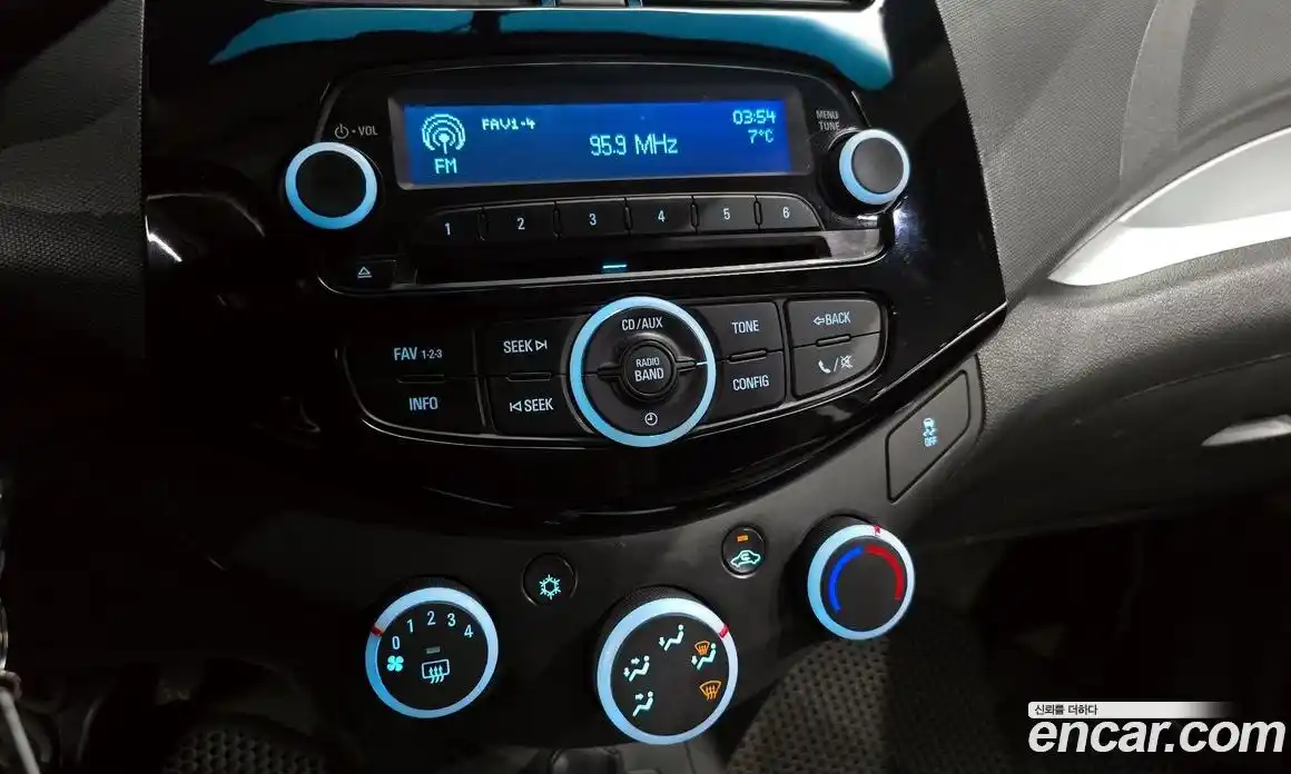 Chevrolet Spark 2015 1.0 Автомат в Москве № 586717, фото 17