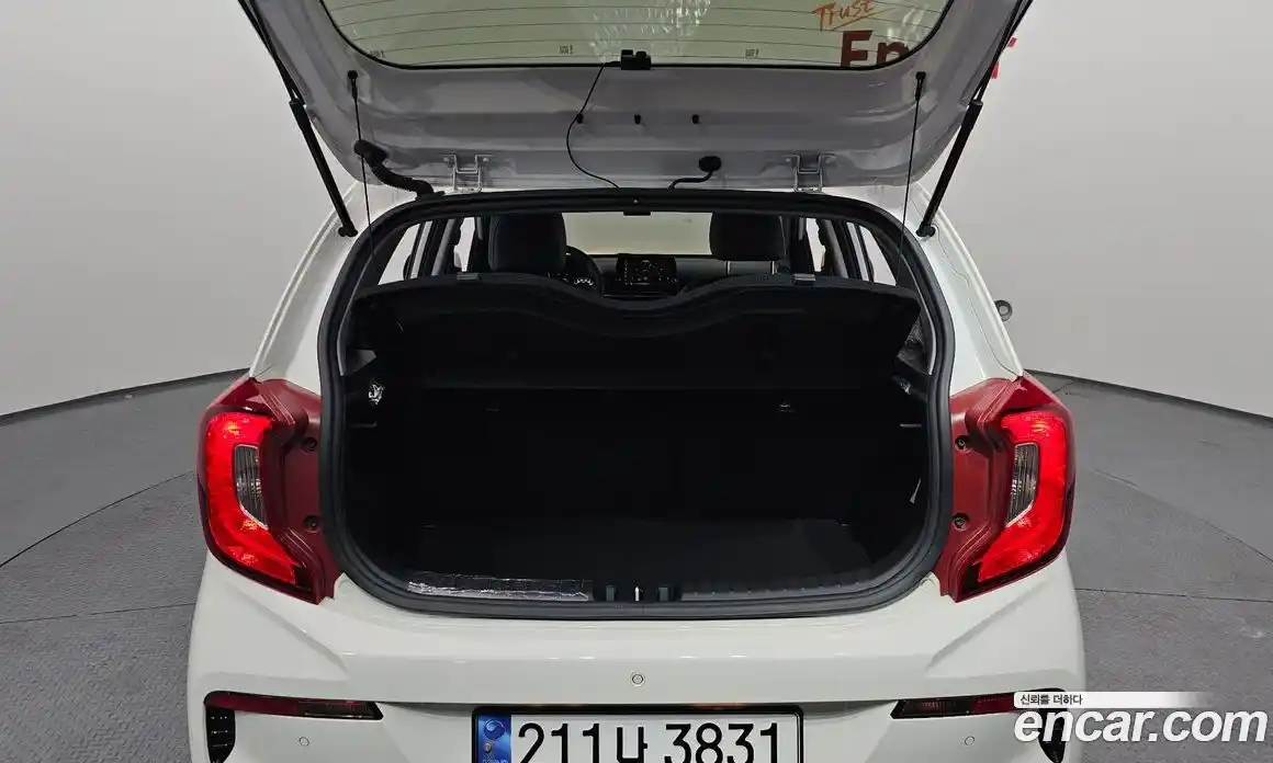 Kia Morning 2023 1.0 Автомат в Москве № 587103, фото 20