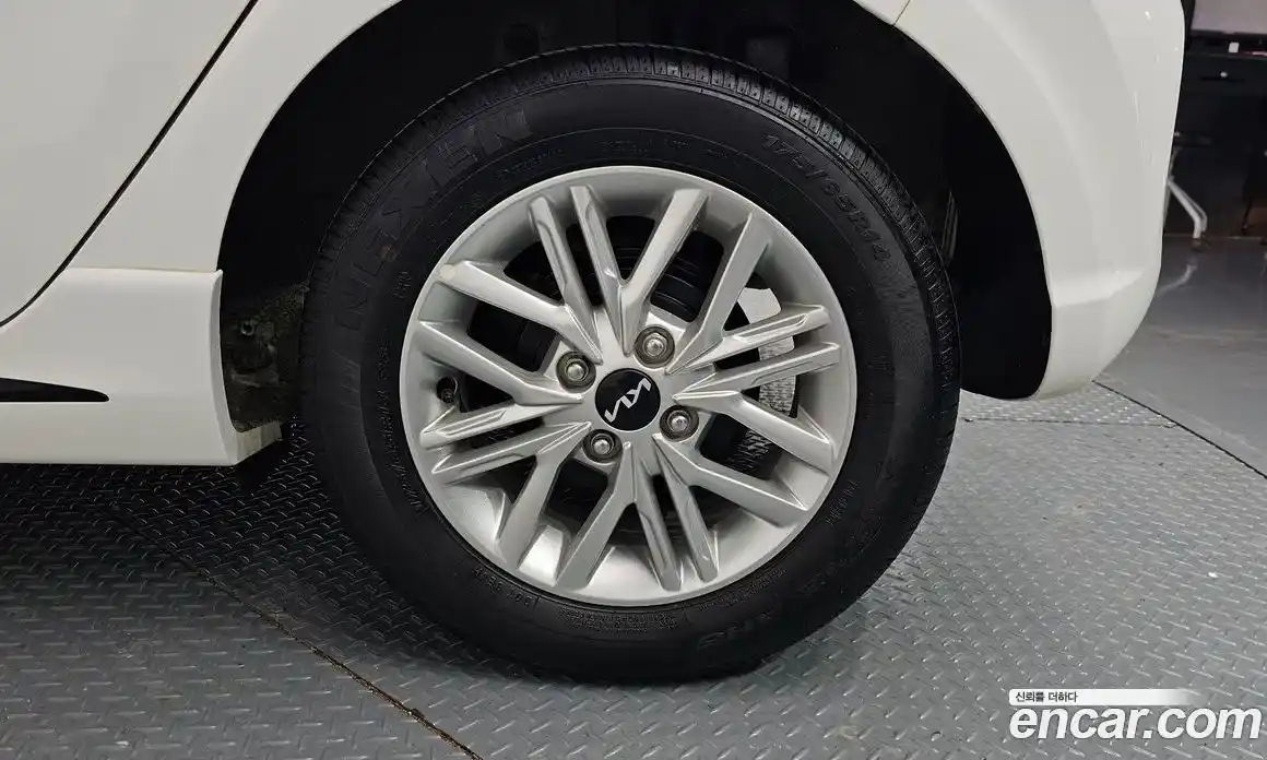 Kia Morning 2023 1.0 Автомат в Москве № 587103, фото 5