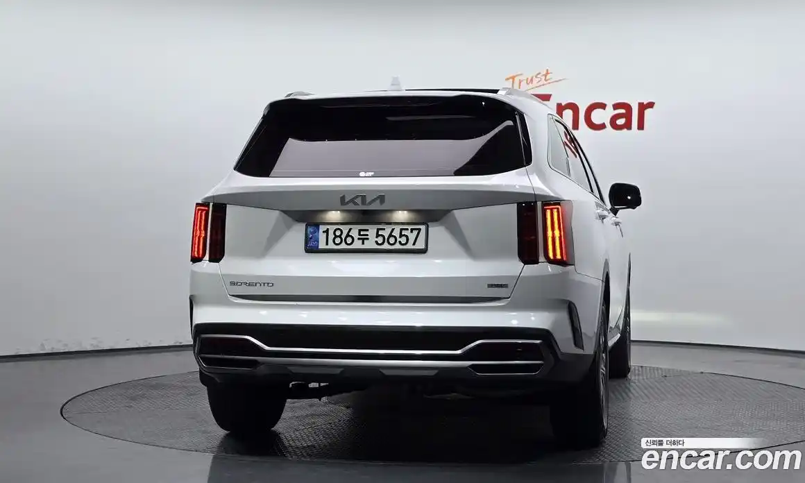 Kia Sorento 2023 1.6 Автомат в Москве № 587167, фото 4