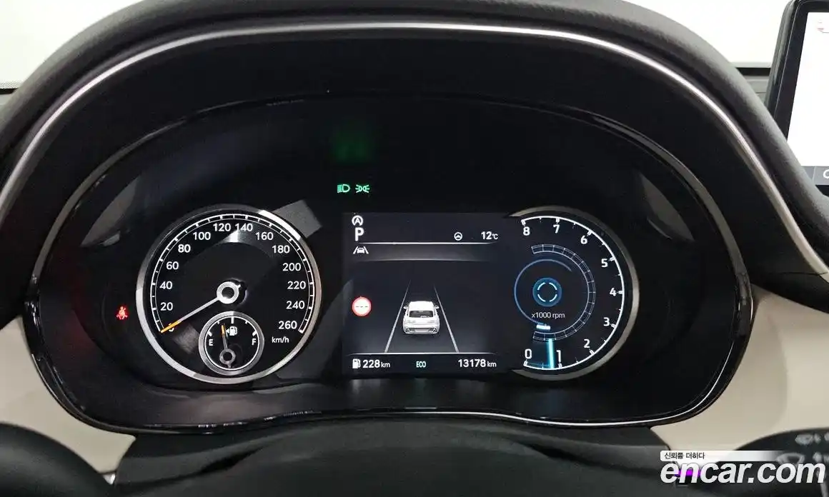 Genesis GV70 2023 2.5 Автомат в Москве № 588061, фото 8