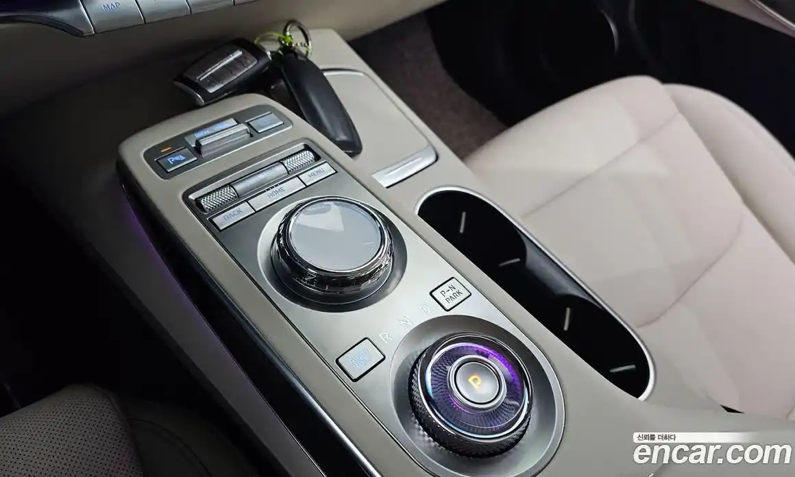 Genesis GV70 2023 2.5 Автомат в Москве № 588061, фото 9