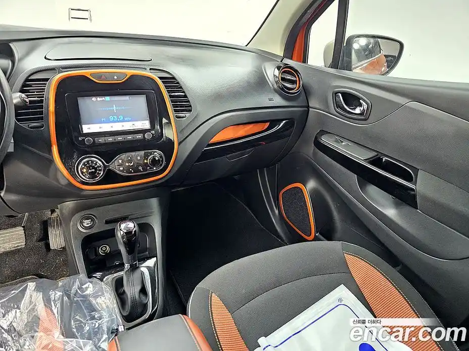 Renault QM3 2014 1.5 Автомат в Москве № 588559, фото 10