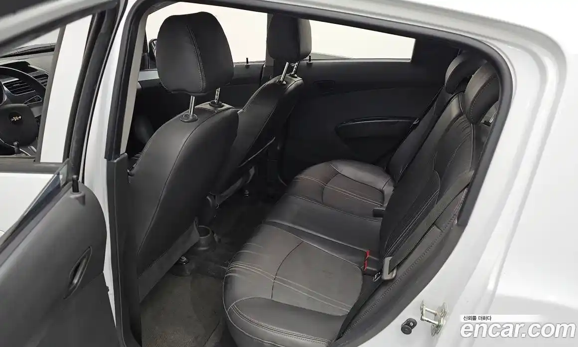 Chevrolet Spark 2014 1.0 Автомат в Москве № 589204, фото 11