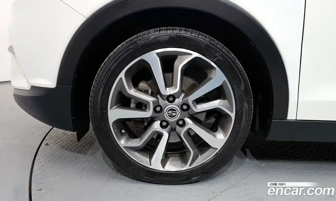 SsangYong TIBOLI 2016 1.6 Автомат в Москве № 589421, фото 5