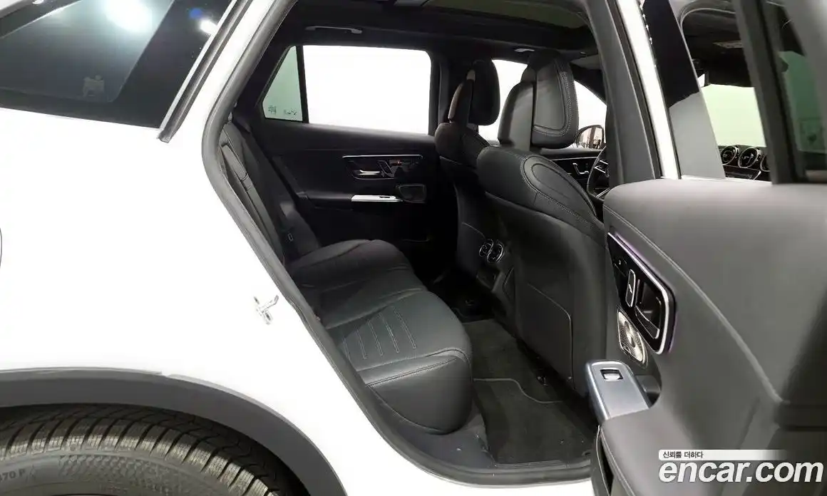 Mercedes-Benz GLC-Class 2024 2.0 Автомат в Москве № 591857, фото 11