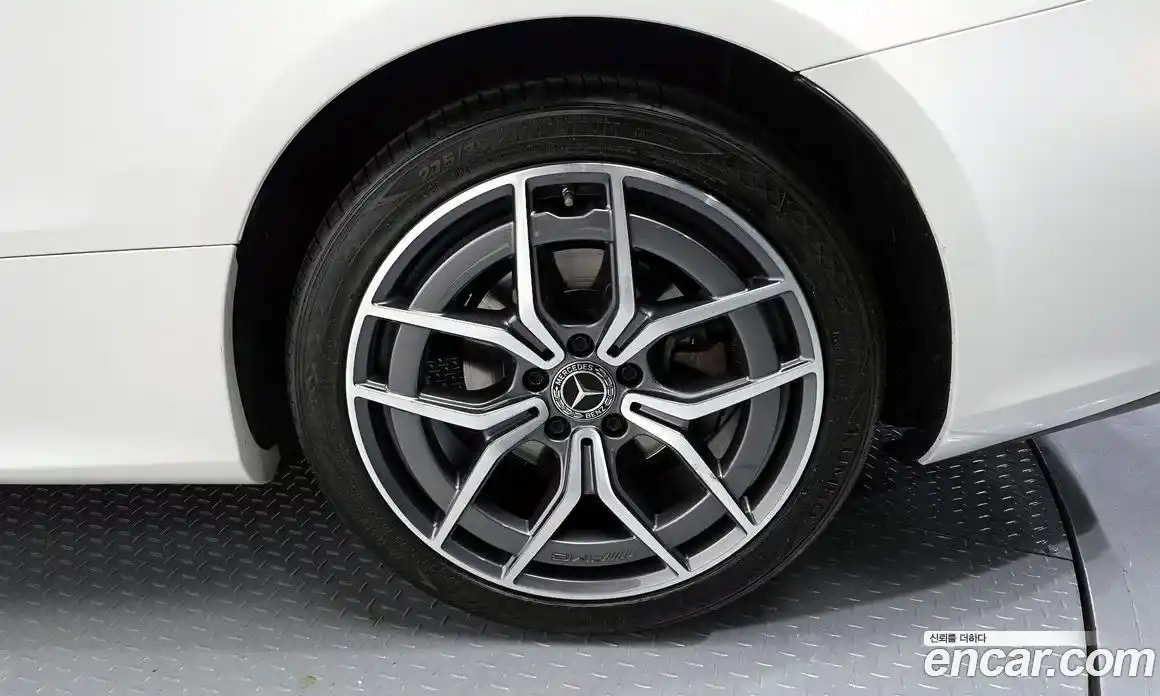 Mercedes-Benz E-Class 2023 2.0 Автомат в Москве № 592042, фото 5