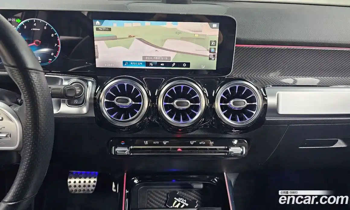 Mercedes-Benz GLB-Class 2020 2.0 Автомат в Москве № 592066, фото 15