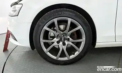 Audi A4 2013 2.0 Автомат в Москве № 593183, миниатюра 5