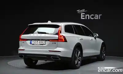 Volvo V60 2021 2.0 Автомат в Москве № 593646, миниатюра 2