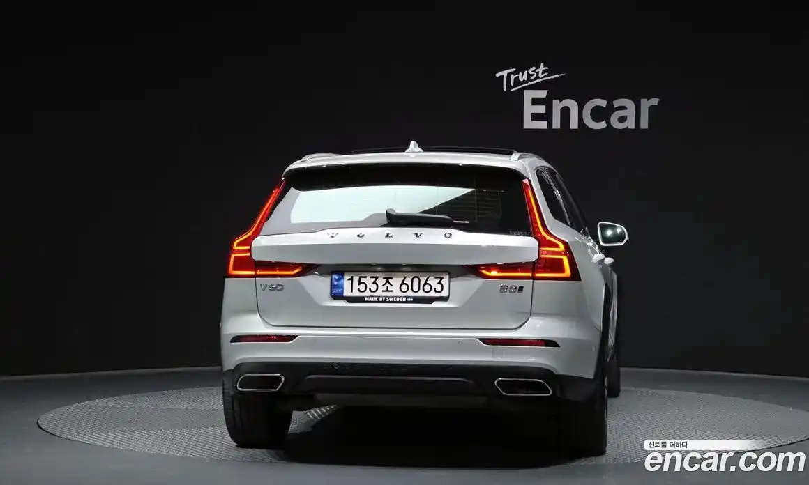 Volvo V60 2021 2.0 Автомат в Москве № 593646, фото 4