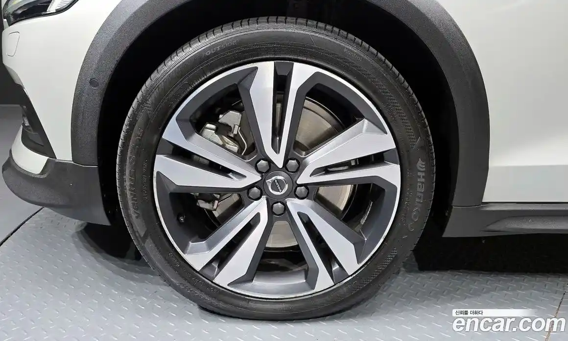 Volvo V60 2021 2.0 Автомат в Москве № 593646, фото 5