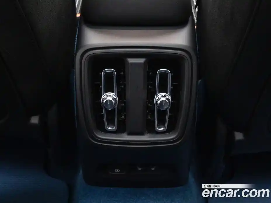 Volvo C40 2024 Автомат в Москве № 593857, фото 12