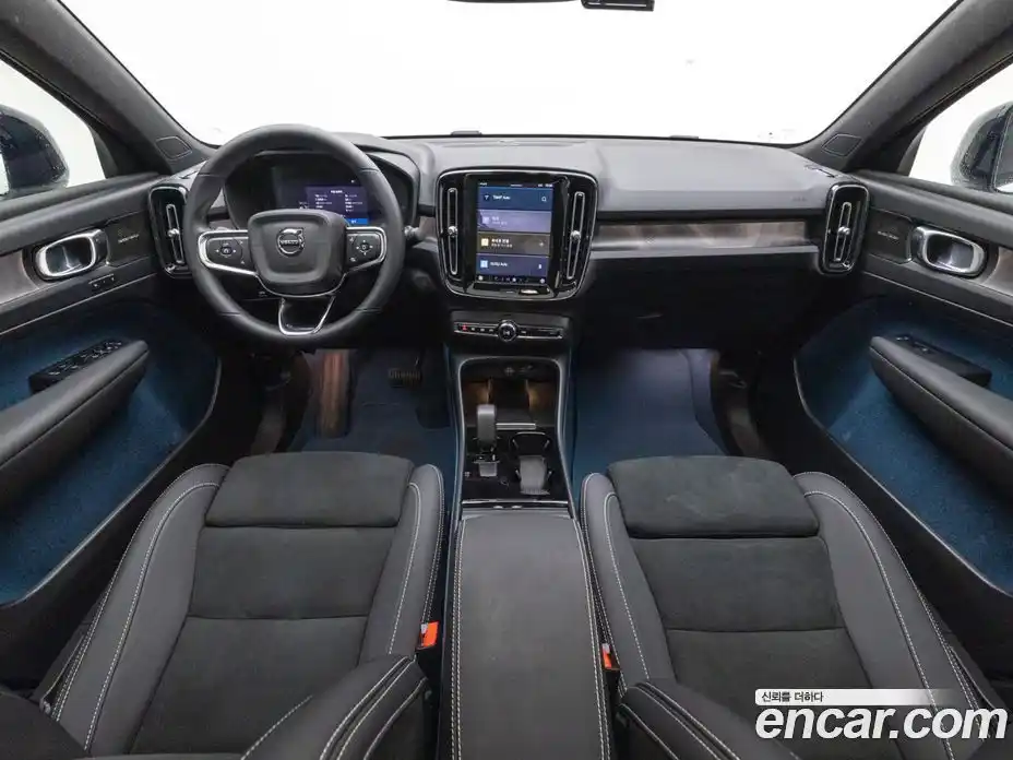 Volvo C40 2024 Автомат в Москве № 593857, фото 7