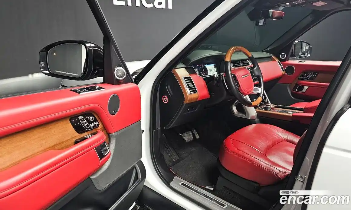 Land Rover Range-Rover 2018 4.4 Автомат в Москве № 594683, фото 11