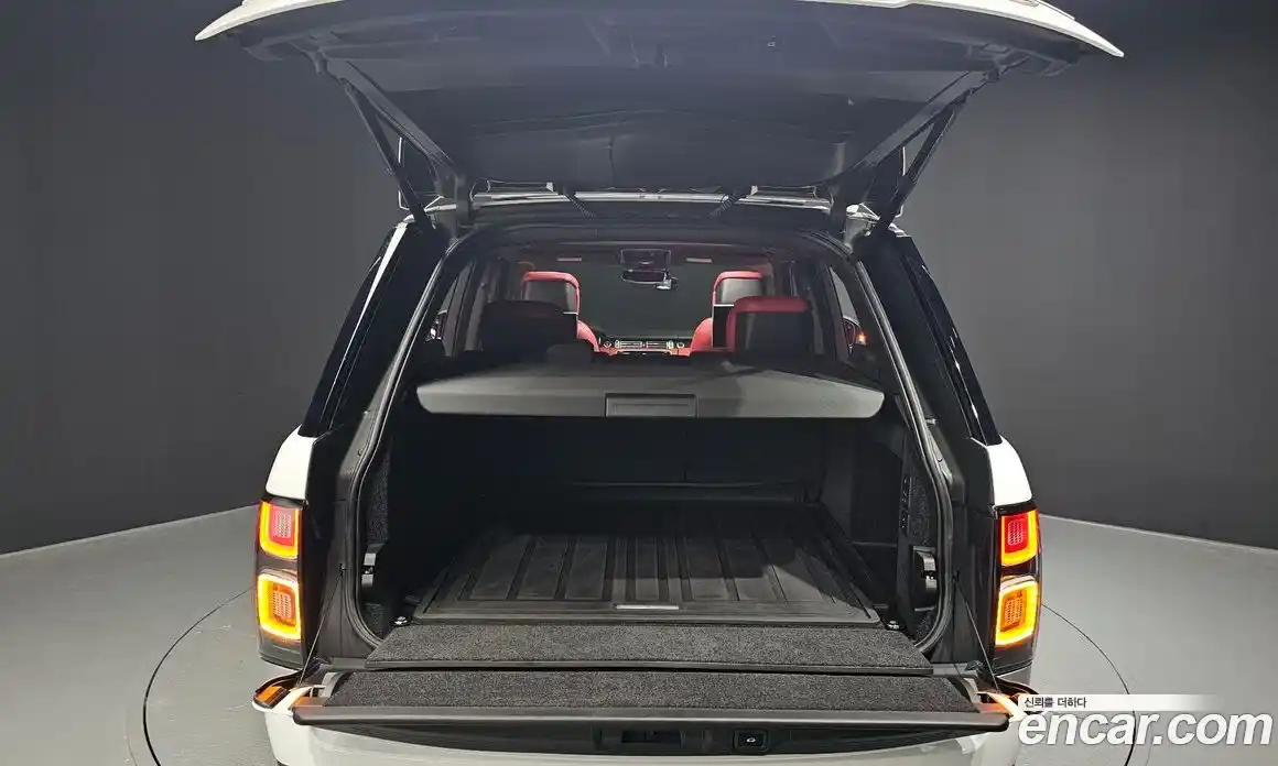 Land Rover Range-Rover 2018 4.4 Автомат в Москве № 594683, фото 20