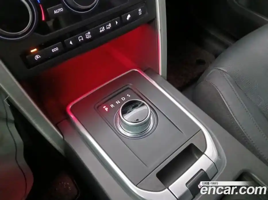 Land Rover Discovery Sport 2016 2.0 Автомат в Москве № 594966, фото 14