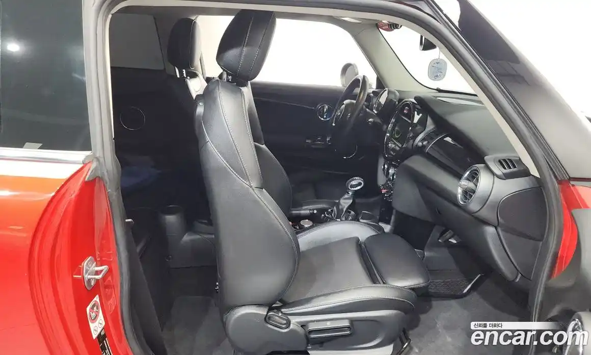 Mini Cooper 2017 1.5 Автомат в Москве № 595067, фото 11