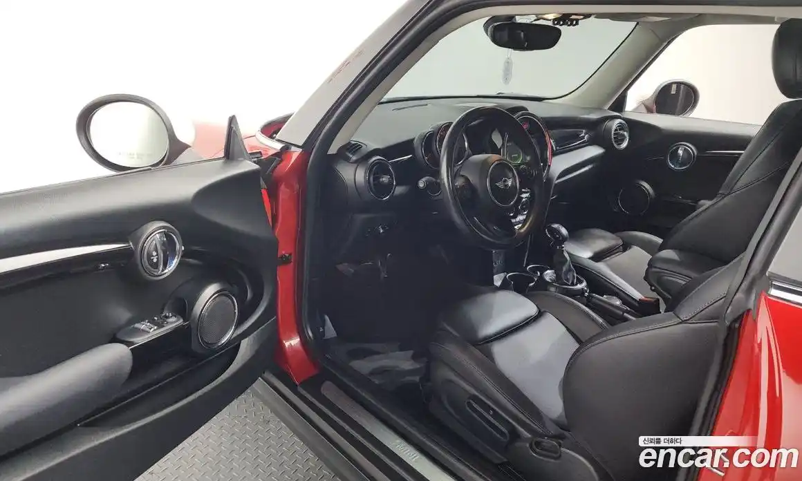 Mini Cooper 2017 1.5 Автомат в Москве № 595067, фото 10