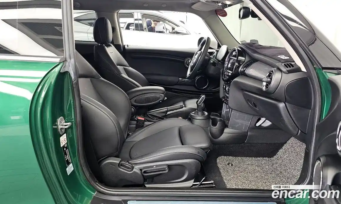 Mini Cooper 2021 1.5 Автомат в Москве № 595177, фото 11