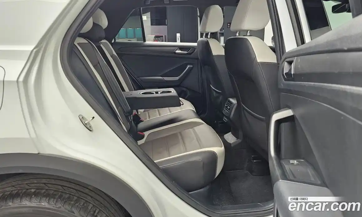 Volkswagen T-Roc 2021 2.0 Автомат в Москве № 595593, фото 12