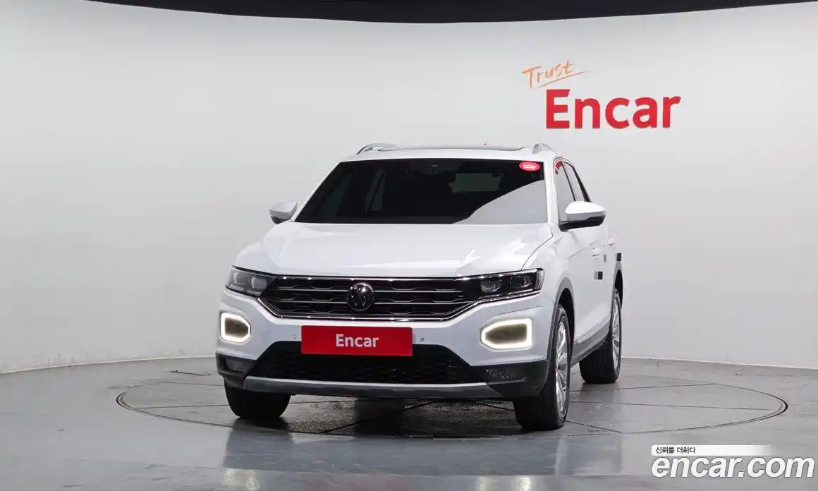 Volkswagen T-Roc 2021 2.0 Автомат в Москве № 595593, фото 3