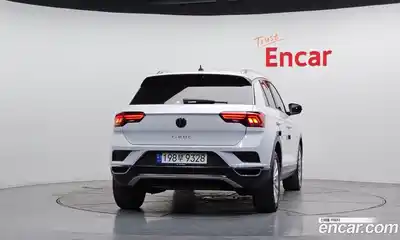 Volkswagen T-Roc 2021 2.0 Автомат в Москве № 595593, миниатюра 4