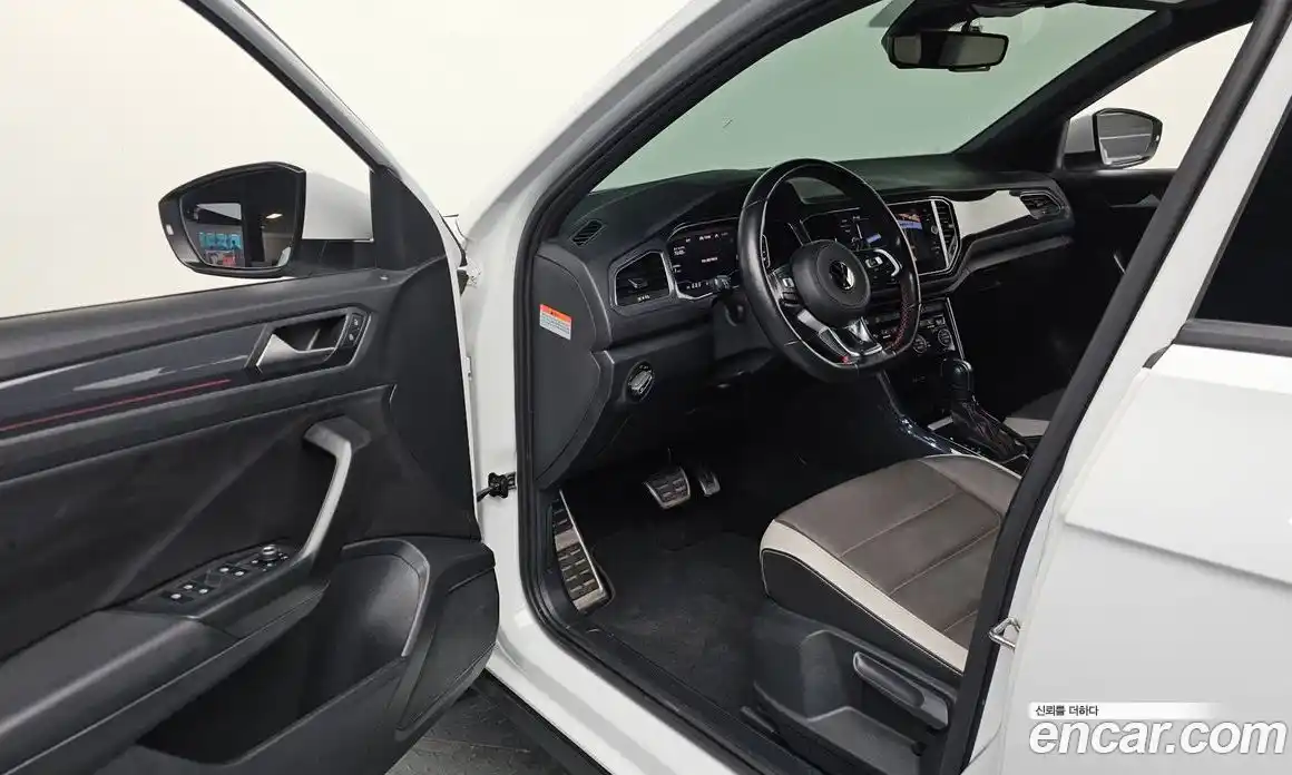 Volkswagen T-Roc 2021 2.0 Автомат в Москве № 595593, фото 10