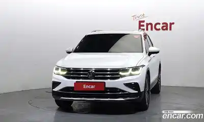 Volkswagen Tiguan 2023 2.0 Автомат в Москве № 595642, миниатюра 3