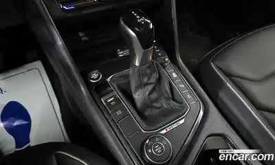 Volkswagen Tiguan 2023 2.0 Автомат в Москве № 595642, миниатюра 9