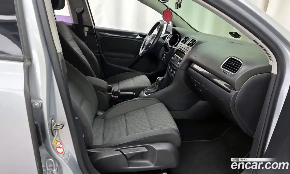 Volkswagen Golf 2011 1.6 Автомат в Москве № 595672, фото 11