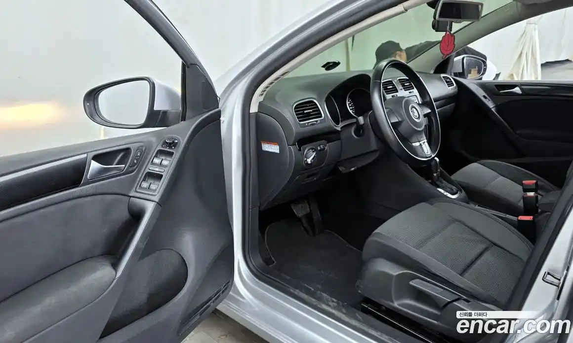 Volkswagen Golf 2011 1.6 Автомат в Москве № 595672, фото 10